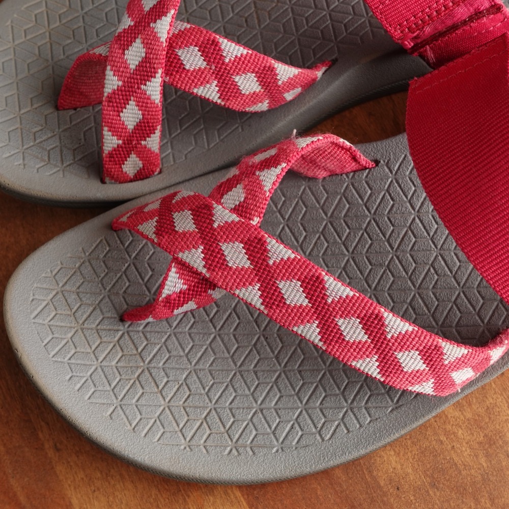 Chaco Sandals Womens SZ 8 Pink Tetra Cloud Toe Loop Pool Shoes Beach Waterproof - Picture 11 of 15